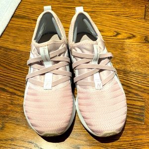 New balance sneakers, size 8